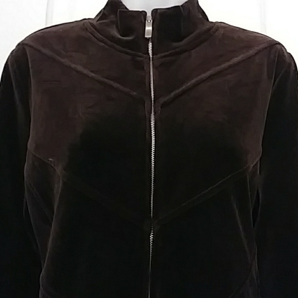 Relaxed - Picture 3 of 4